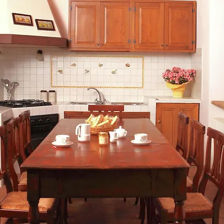 Podere Torricella Primo Piano Agroturismo *